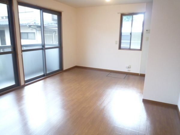 �y���ԁE���r���O�z�@