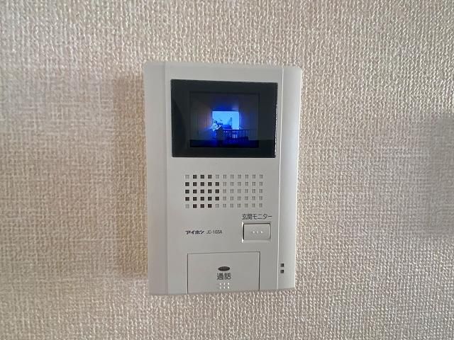 �y�Z�L�����e�B�z�@