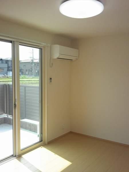 �y���ԁE���r���O�z�@