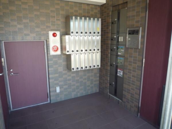 �y�Z�L�����e�B�z�@