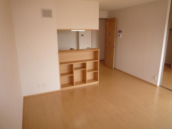 �y���ԁE���r���O�z�@���J�E���^�[�L�b�`�������r���O��f�G�ɉ��o���܂���