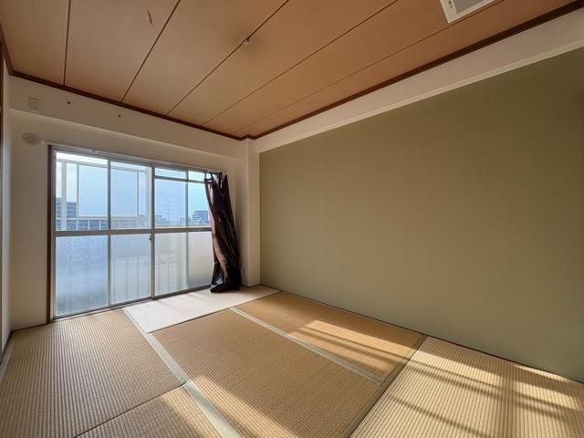 �y�����E���r���O�z�@