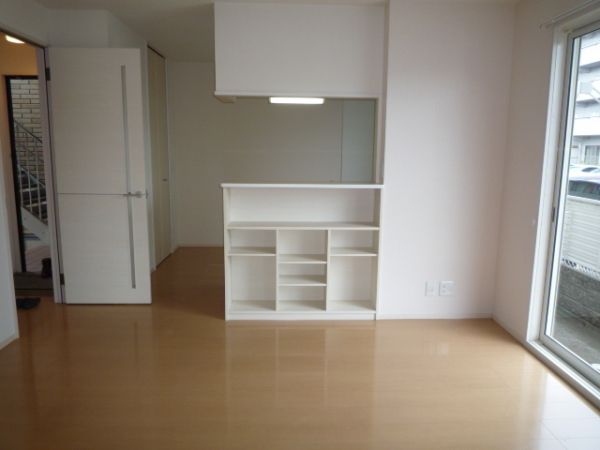 �y���ԁE���r���O�z�@���J�E���^�[�L�b�`�������́�