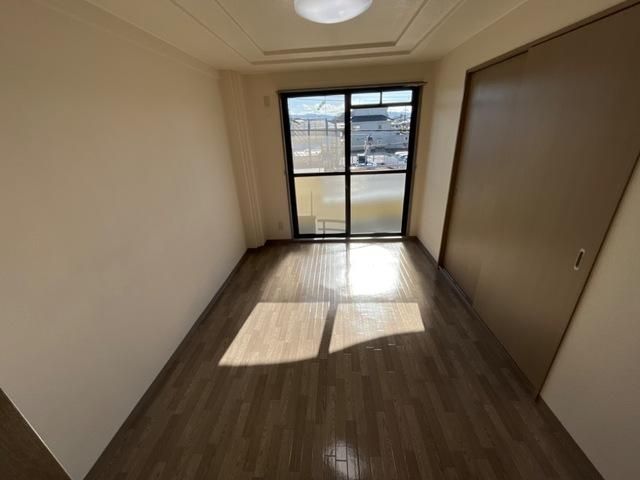 �y���ԁE���r���O�z�@