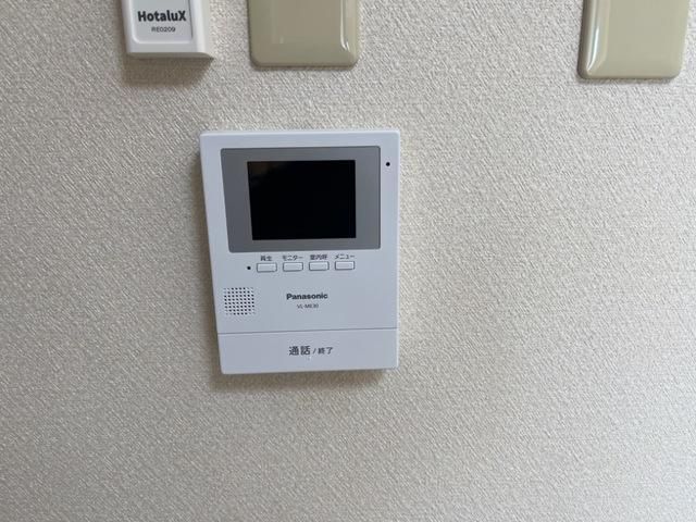 �y�Z�L�����e�B�z�@