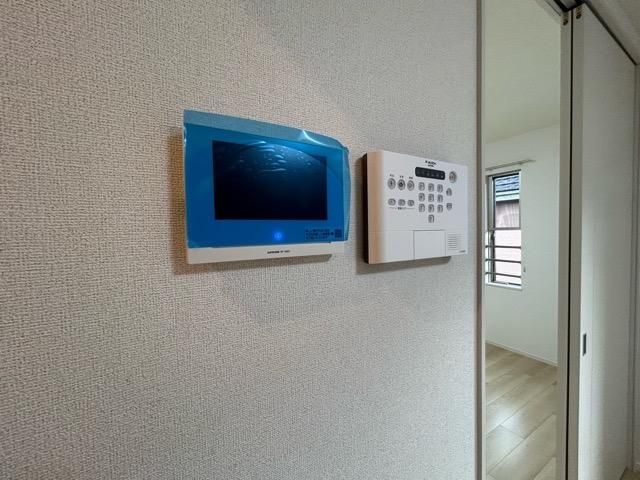 �y�Z�L�����e�B�z�@