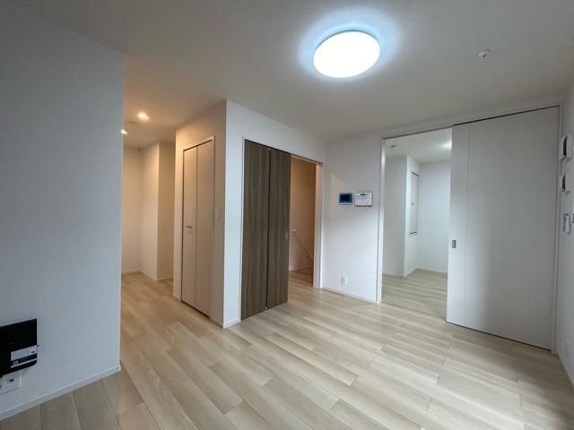 �y�����E���r���O�z�@