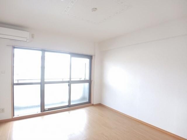 �y���ԁE���r���O�z�@