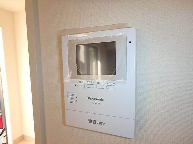 �y�Z�L�����e�B�z�@