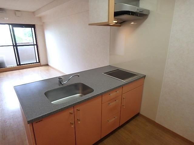 �y�L�b�`���z�@