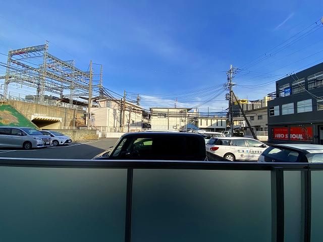 �y���]�z�@