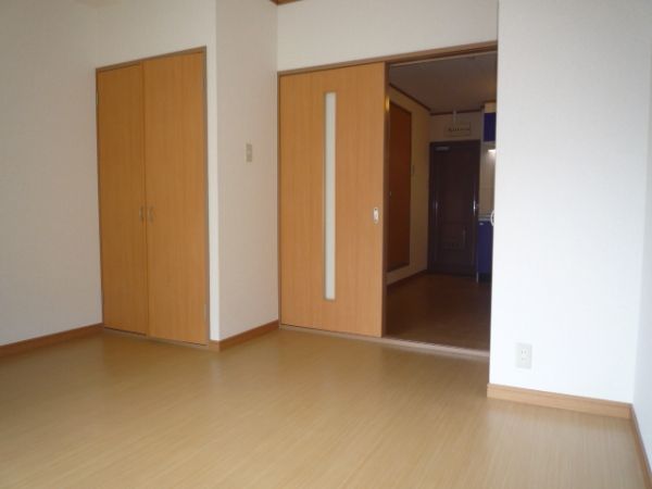 �y�����E���r���O�z�@