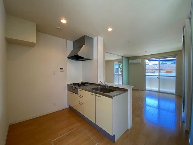 �y�����E���r���O�z�@