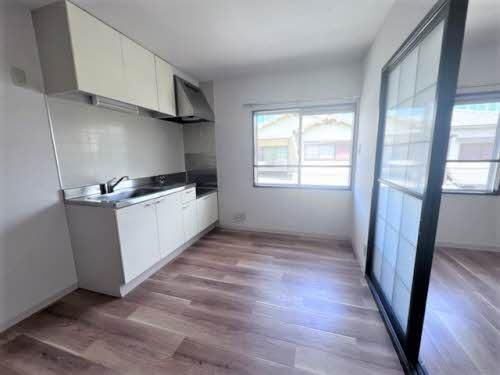 �y�L�b�`���z�@