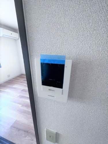 �y�Z�L�����e�B�z�@