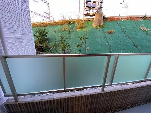 y]z@