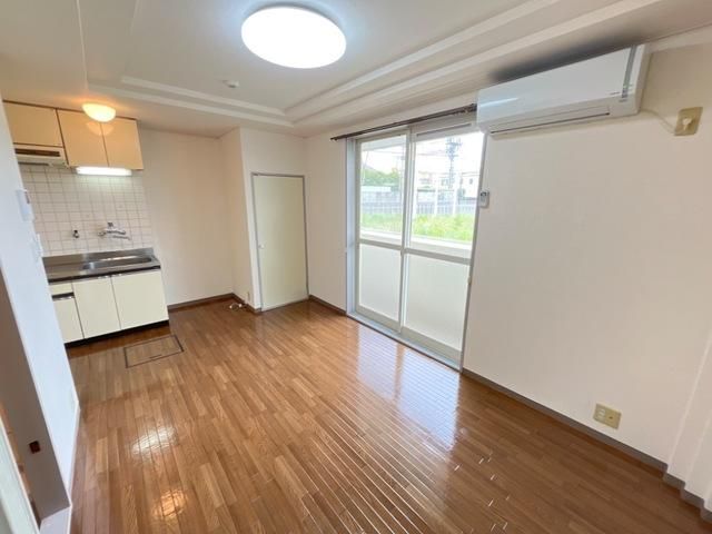 �y���ԁE���r���O�z�@