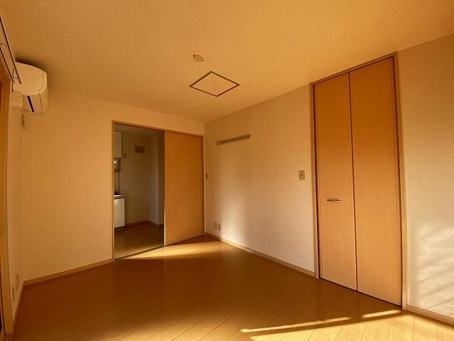 �y���ԁE���r���O�z�@