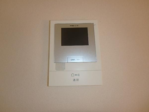 �y�Z�L�����e�B�z�@