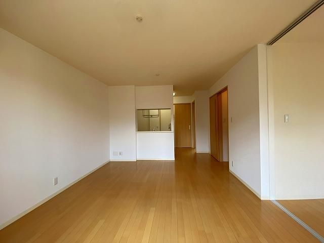 �y�����E���r���O�z�@