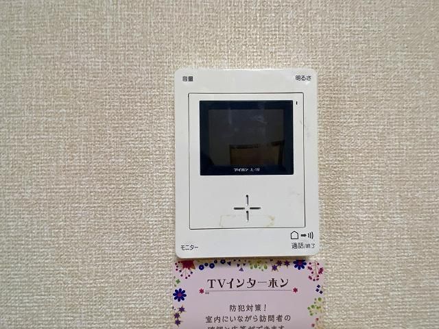�y�Z�L�����e�B�z�@