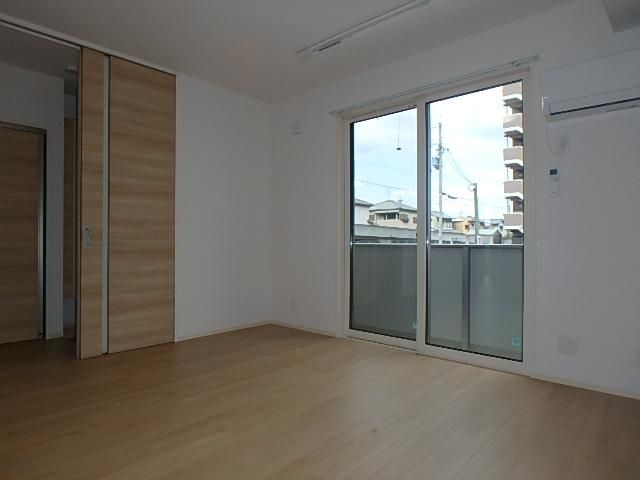 �y�����E���r���O�z�@