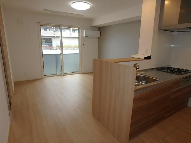 �y�����E���r���O�z�@