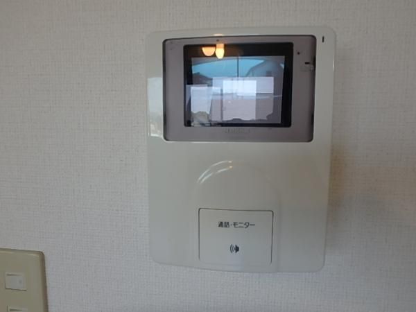 �y�Z�L�����e�B�z�@