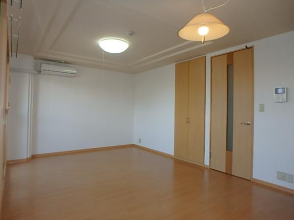 �y�����E���r���O�z�@