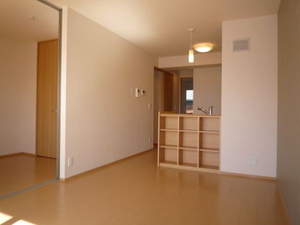 �y���ԁE���r���O�z�@