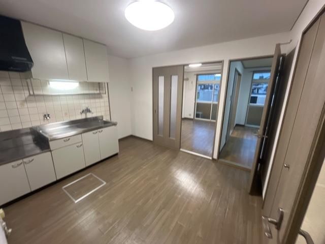 �y���ԁE���r���O�z�@