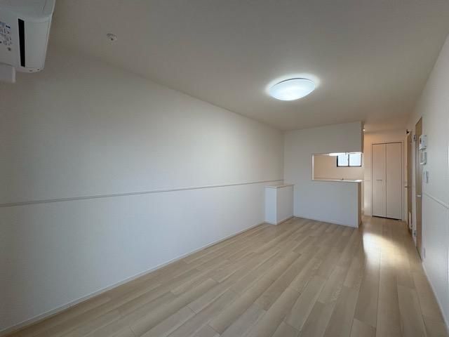 �y�����E���r���O�z�@