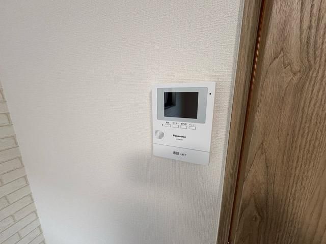 �y�Z�L�����e�B�z�@