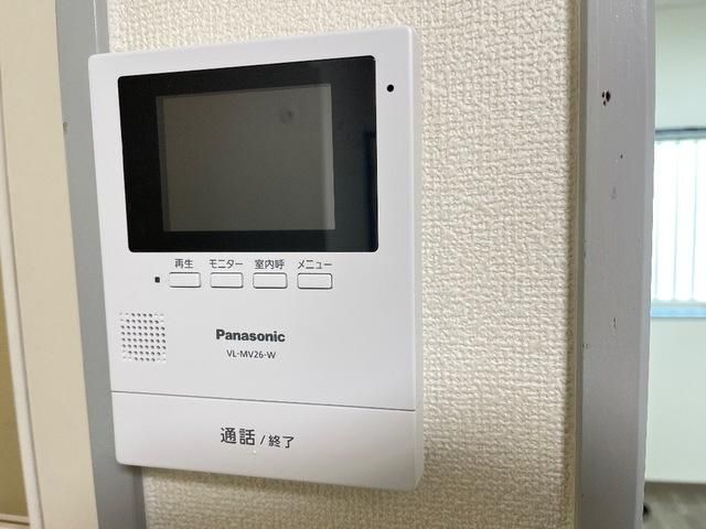 �y�Z�L�����e�B�z�@