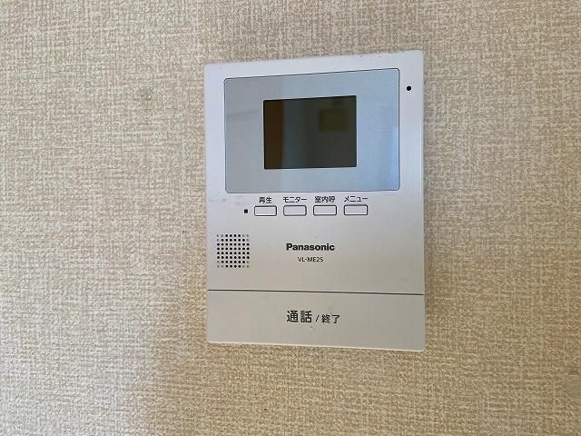 �y�Z�L�����e�B�z�@