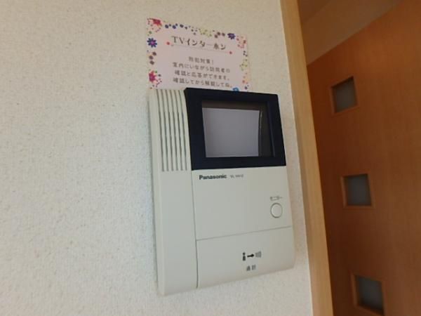�y�Z�L�����e�B�z�@