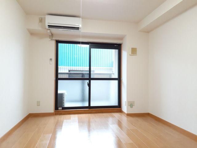 �y���ԁE���r���O�z�@