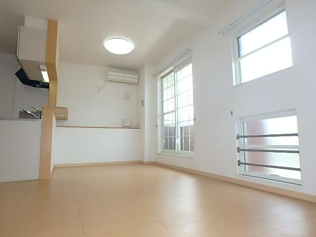 �y���ԁE���r���O�z�@