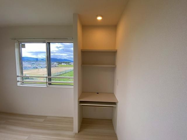 �y�����E���r���O�z�@