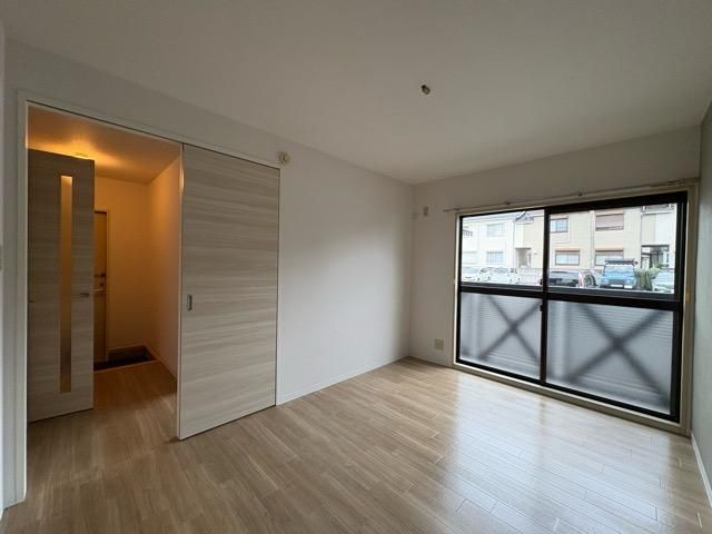 �y�����E���r���O�z�@