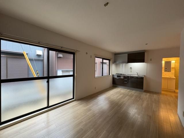 �y�����E���r���O�z�@