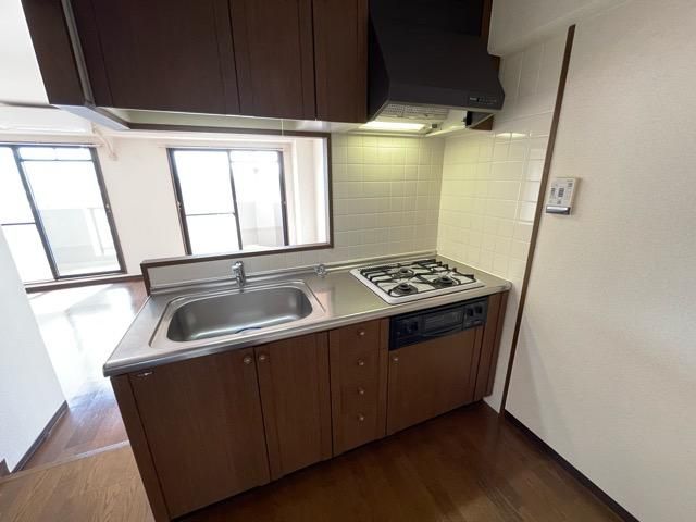 �y�L�b�`���z�@