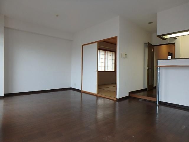 �y���ԁE���r���O�z�@