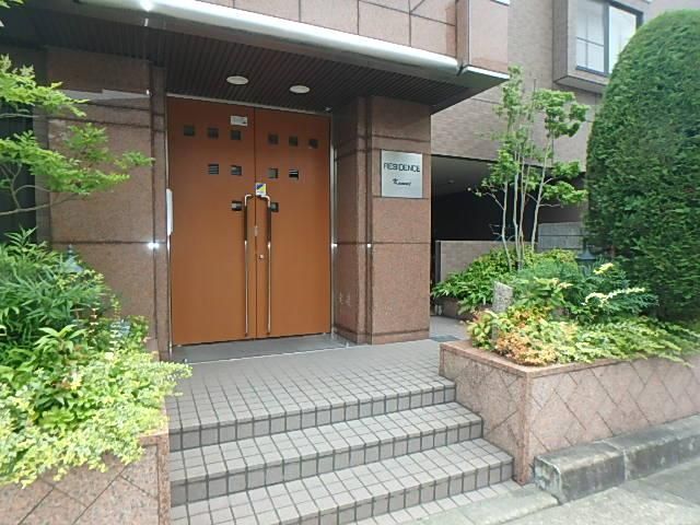 �y�G���g�����X�z�@