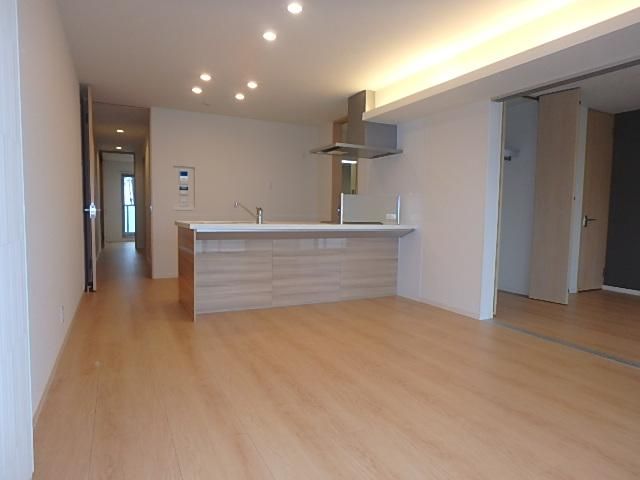 �y���ԁE���r���O�z�@