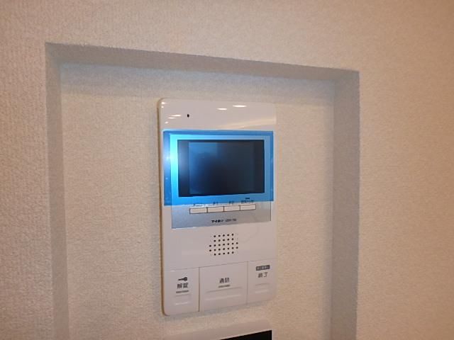 �y�Z�L�����e�B�z�@