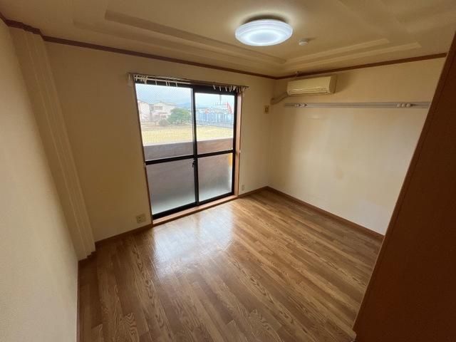 �y���ԁE���r���O�z�@