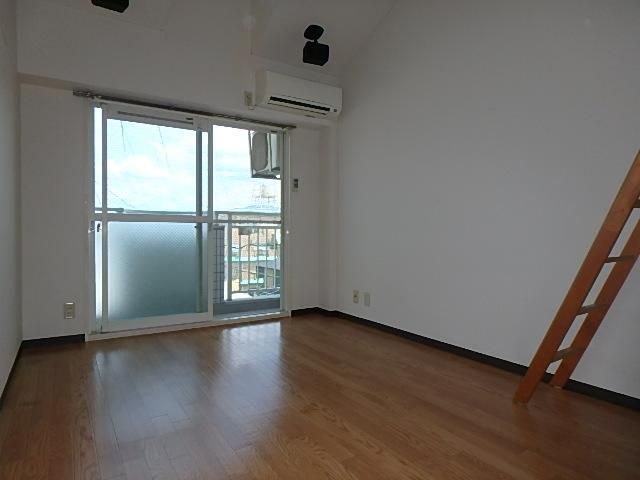 �y���ԁE���r���O�z�@�����t�g�t�ŃX�y�[�X���L���g���܂���